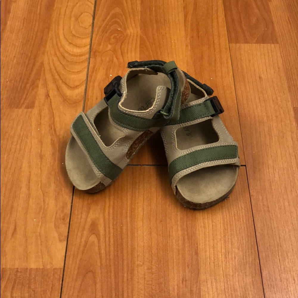 Toddler Carter’s footbed sandals! Size 9